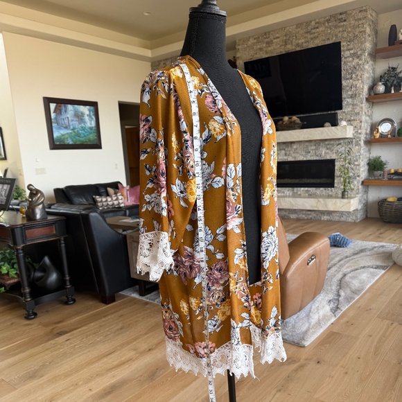 Gypsies & Moondust Kimono - Picture 3 of 4